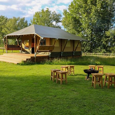Horsley Hale Farm Glamping Hotel Ely Ngoại thất bức ảnh