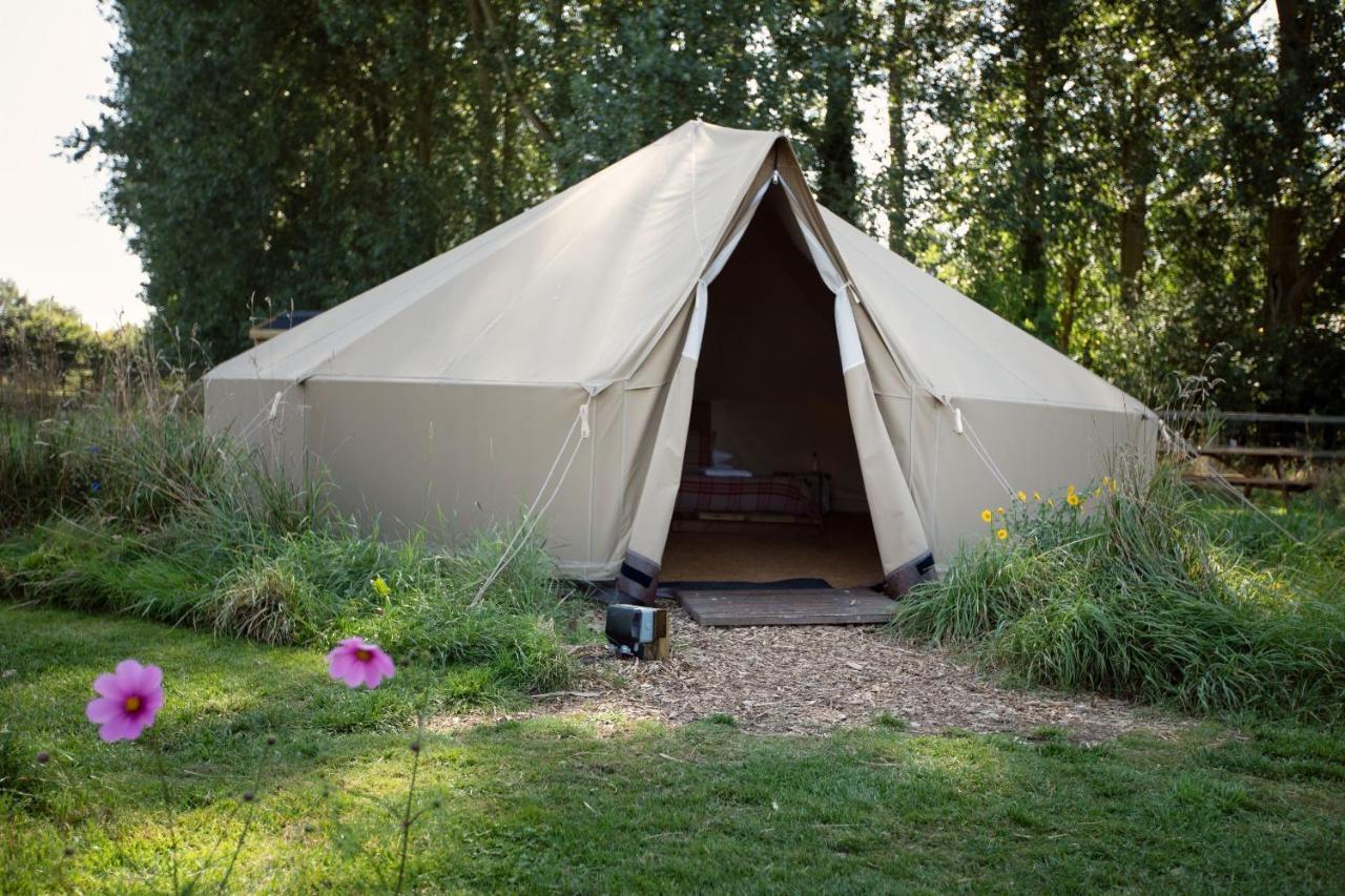 Horsley Hale Farm Glamping Hotel Ely Ngoại thất bức ảnh