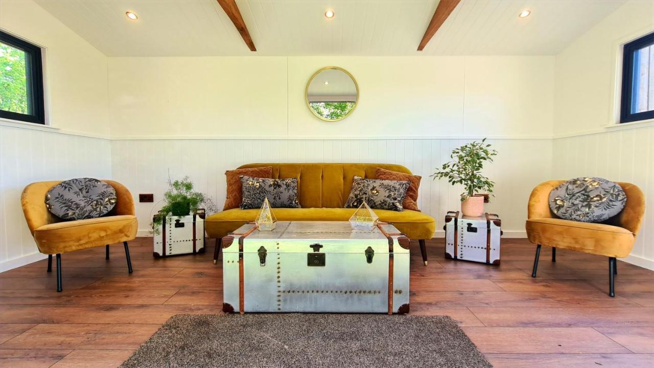Horsley Hale Farm Glamping Hotel Ely Ngoại thất bức ảnh